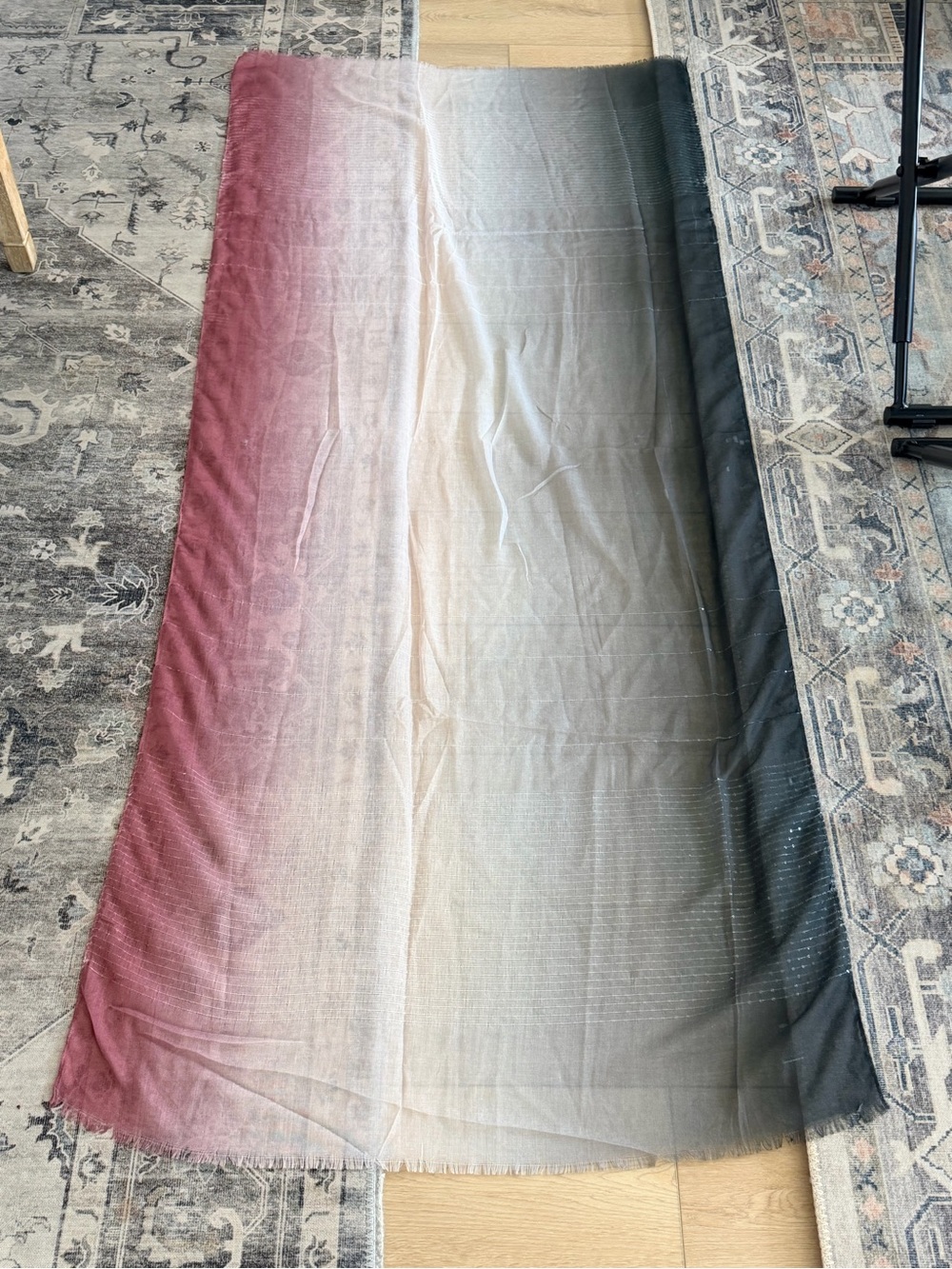 Ombré Gradient scarf - Pink to Black